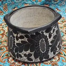 قابلمه سنگی 13 نفره قلم زنی طرح گلبرگ | دیزی سنگی | دیگ سنگی آقای سنگی | ظروف سالم آشپزی | درمان کم خونی | ظروف سنگی | طب سنتی