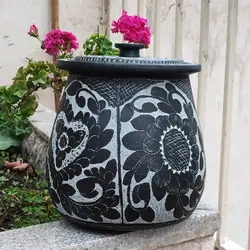 دیگ سنگی قلم زنی طرح گل برگ پیچشی | دیزی سنگی آقای سنگی | قابلمه سنگی | ظروف سنگی طب سنتی درمان کم خونی