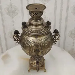 سماور زغالی برنجی ۴ لیتری شیر و خورشید آنتیک کد ۱۱۶۰