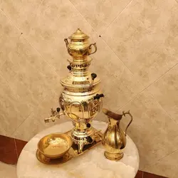 سماور برنجی گازی ۸ لیتری ساده زرد با سرویس کد ۱۳۵۱s