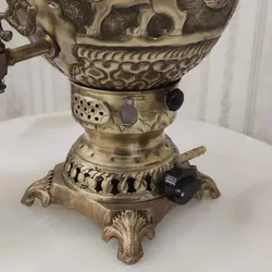 سماور گازی برنجی ۶ لیتری قلم دست برجسته شیر و خورشید آنتیک کد ۱۳۰۳