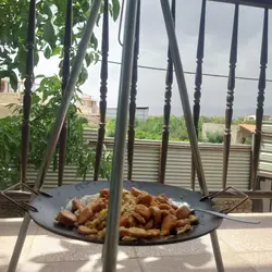 ساج چدنی خالص 33 سانتی | ساج نان پزی چدن خالص بدون روکش شیمیایی (ساچ روسی ظرف چدنی) ظروف کوهنوردی و طبیعتگردی و ظروف سفری | ساج ووک چدنی تابه ووک چدنی . ماهیتابه چدنی . قابلمه چدنی | ساج چدنی | ساج سفری | ظروف چدنی اصل | ساج چدن خالص