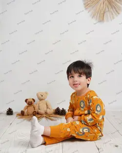 سرهمی نوزادی زرافه و شیر