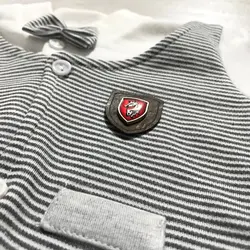 سرهمی جلیقه‌دار همراه با کلاه