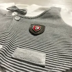 سرهمی جلیقه‌دار همراه با کلاه