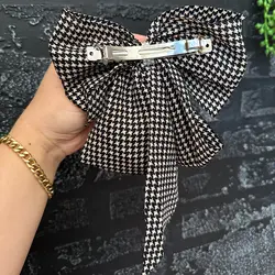 گیره فرانسوی پاپیونی پیچازی دنباله دار