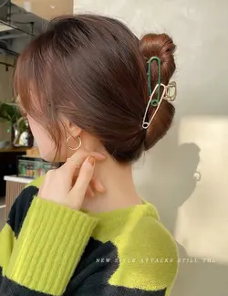 کلیپس فلزی طرح سنجاق رزینی VIP