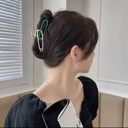 کلیپس فلزی طرح سنجاق رزینی VIP