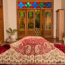 لحاف کرسی دست دوز ترمه طرح نسترن رنگ قرمز