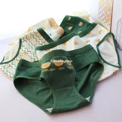 شورت زنانه نخی خرسی تدی بیر سبز