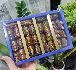 خرمای پیارم 4 مغز جعبه لوکس 550گرمی حاوی 56 دانه خرما