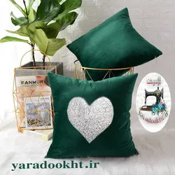 کوسن مخمل طرح LOVE - یارا دوخت