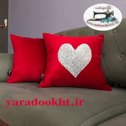 کوسن مخمل طرح LOVE - یارا دوخت