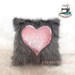 کوسن خز پرز بلند مدل لاو پولکی کد 001 - یارا دوخت