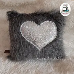 کوسن خز پرز بلند مدل لاو پولکی کد 001 - یارا دوخت