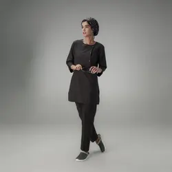 اسکراب و شلوار زنانه مدل سه دکمه پارچه ترگال - روپوش پزشکی کاروان