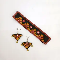 گوشواره سوزن‌دوزی بلوچی مثلثی شمشوک