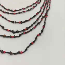 گردنبند رشته‌ای میخک قرمز