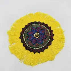 زیرلیوانی پته دوزی زرد روشن