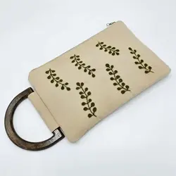 کیف کلاچ گلابتون دوزی دسته چوبی طرح کنار روشن