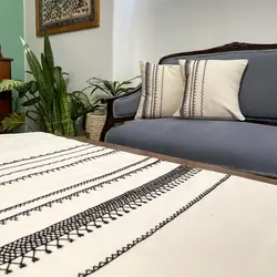 رومیزی رانر سیاه دوزی خطی