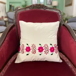 کاور کوسن گلدوزی طرح گل ریسه سرخابی