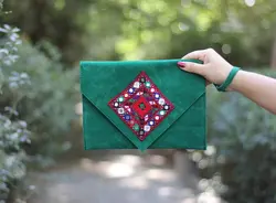 کیف مچی سوزن‌دوزی سبز