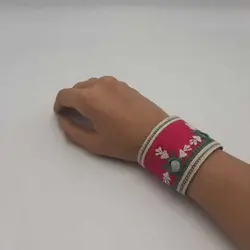 دستبند سوزن‌دوزی بلوچی هیری (سبز_کرم)