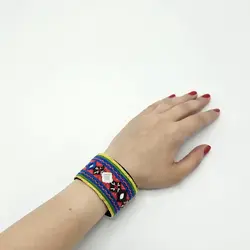 دستبند سوزن‌دوزی پادار