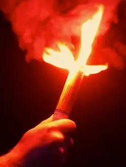 مشعل امداد و نجات قرمز