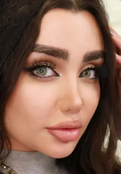 لنز رنگی سالانه گلوریا مجیک گری هانی Gloria magic gray honey