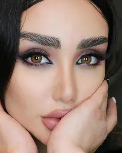 لنز رنگی سالانه گلوریا مجیک براون Gloria magic brown