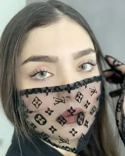 لنز رنگی سالانه گلوریا کوکوGloria coco