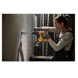 دریل بتن کن شارژی 12 ولت دیوالت مدل DCH072B