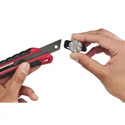 کاتر 18 میلیمتر میلواکی مدل 48-22-1961 با قفل فلزی