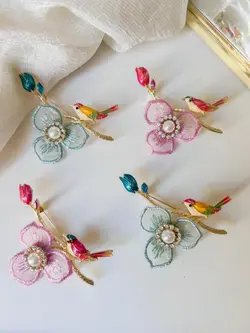 گلسینه پرنده و شاخه گل