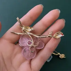 گلسینه پرنده و شاخه گل