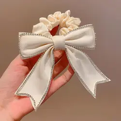 کش اسکرانچی پاپیون دور نگین