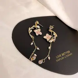 گوشواره آویزدار گل صورتی