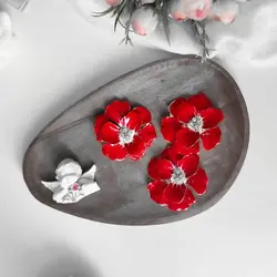 گلسینه گل قرمز بزرگ