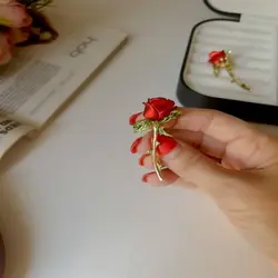 گلسینه رز با برگ سبز