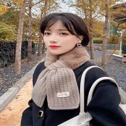 شال گردنی خزدار با دنباله بافت