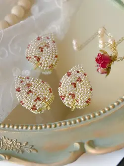 گلسینه برگ مرواریدی