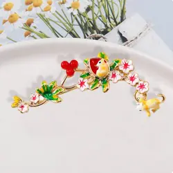 گلسینه گل و سنجاب آویزدار