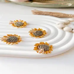 گلسینه آفتابگردان و زنبور متحرک