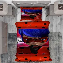 قیمت و خرید روتختی سه بعدی بی باگ دختر کفشدوزکی با موهای آبی نفتی و زمینه قرمز خال خالی pk-2976 | چاپ دی : تولید کننده روتختی سه بعدی