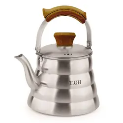 کتری قیطاسی T.GH مدل آریا 2/5 لیتری لوله دار مات کف چدن دستگیره طرح چوب کد TGH-30607