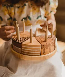کیک چوبی دکوری با شمع - فروشگاه صنایع دستی پرنسا