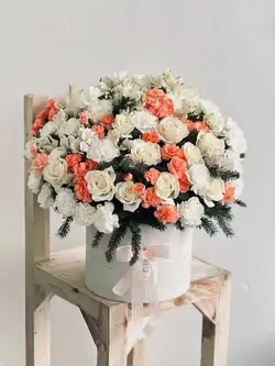 قیمت و خرید باکس گل بله برون(ارکیده میخک و رز سفید)