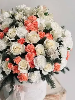 قیمت و خرید باکس گل بله برون(ارکیده میخک و رز سفید)